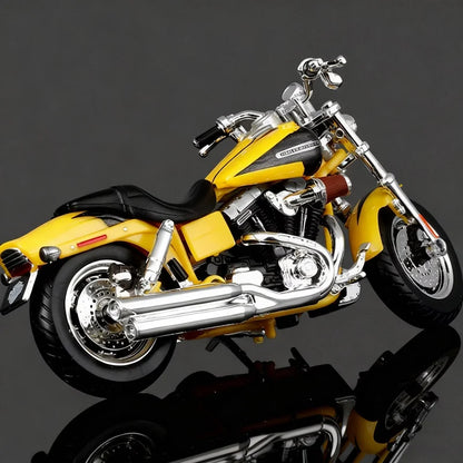 1:18 Harley 2009 FXDFSE CVO Fat Bob