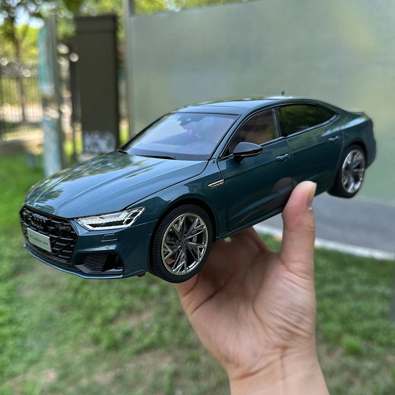 1:18  Audi  A7L