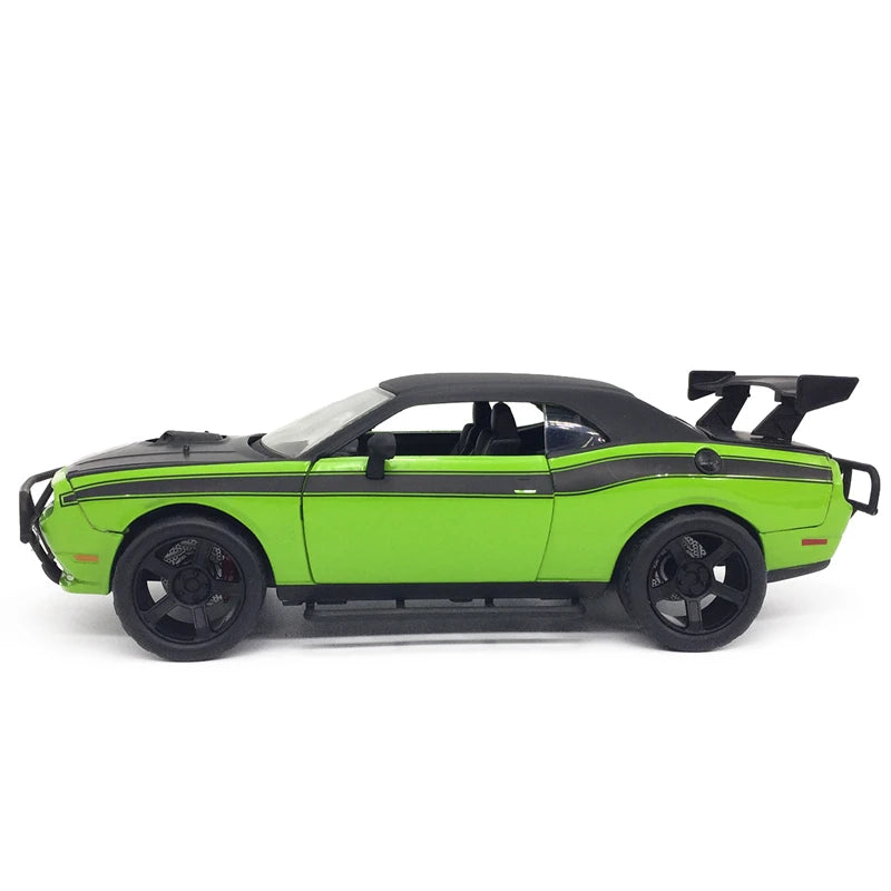 1:24 Dodge Challenger SRT8
