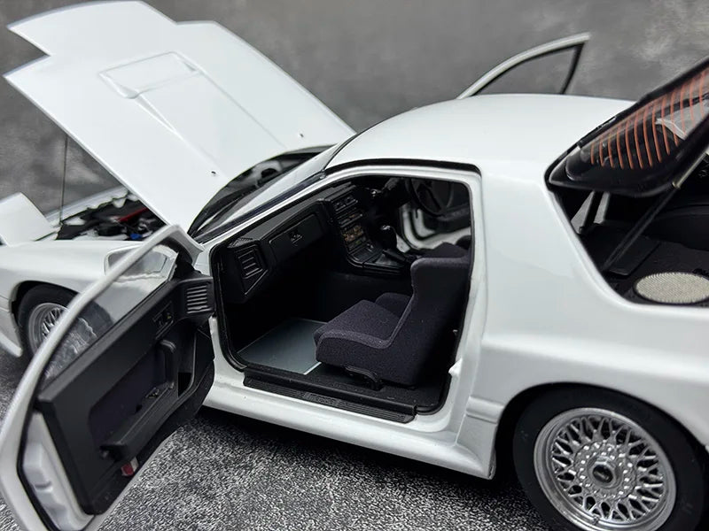 1:18 Mazda RX7 FC3S 1989
