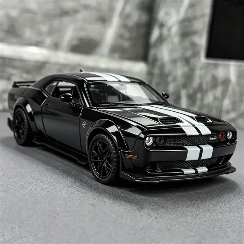 1:32 Dodge Challenger SRT Hellcat