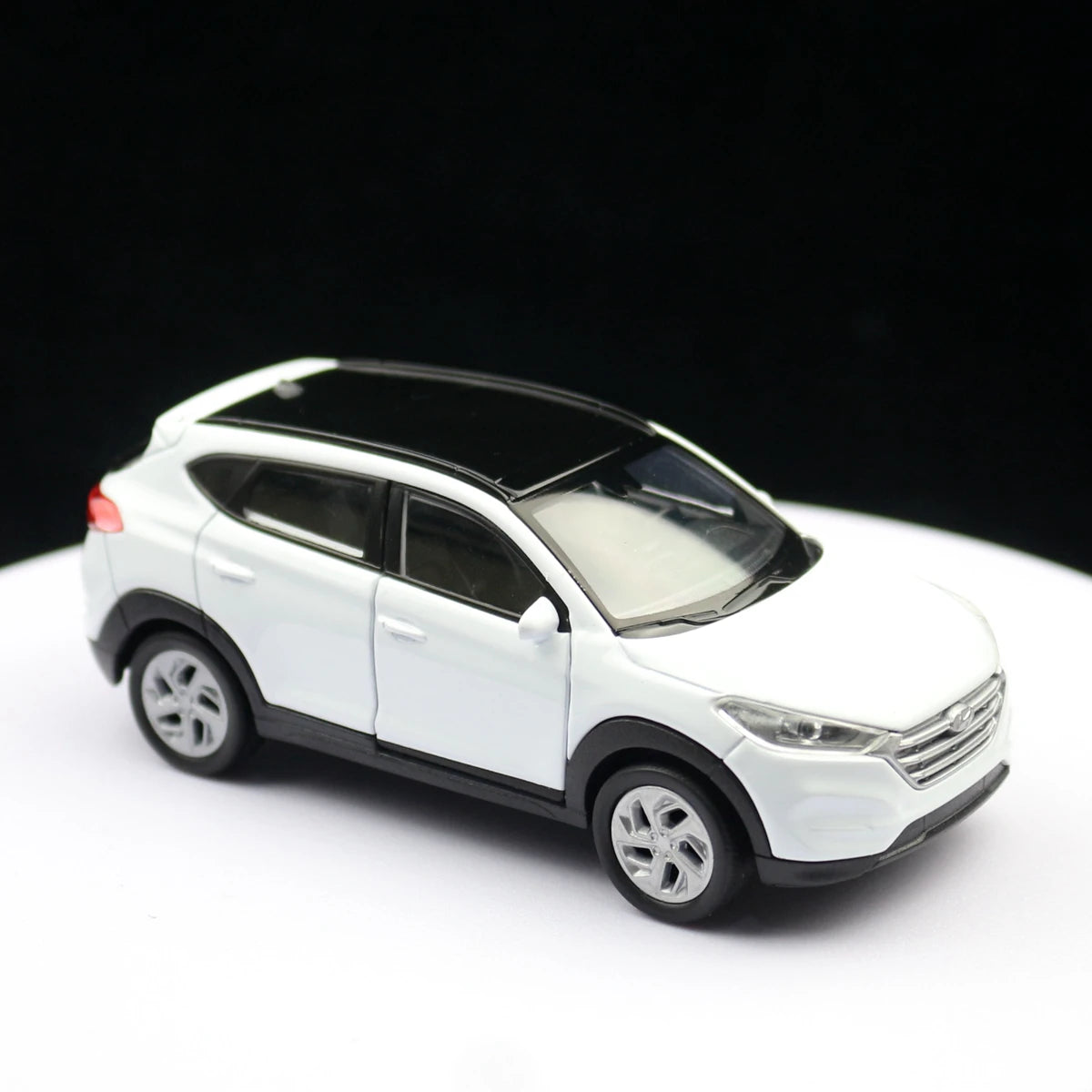 1:36 Hyundai Tucson