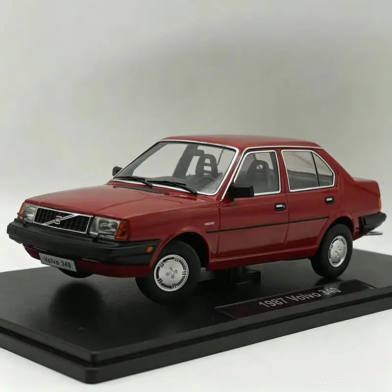 1:18 Volvo 340