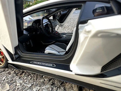 1:18 Lamborghini Aventador SVJ