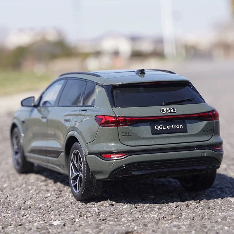 1:18 Audi Q6 Q6L e-tron 2026