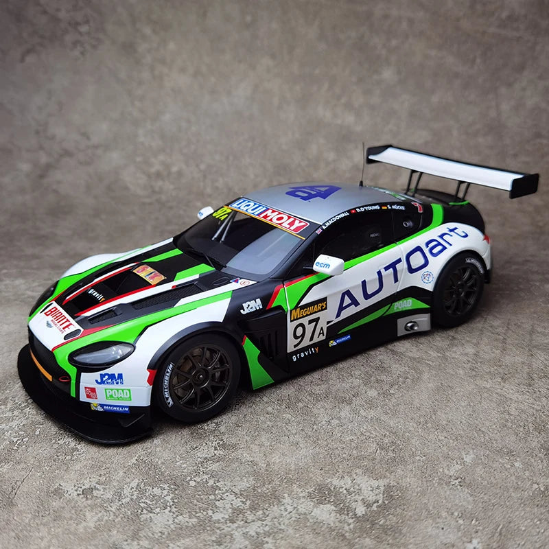 1:18 Aston Martin VANTAGE V12 BATHURST 12HOUR 2015 #97