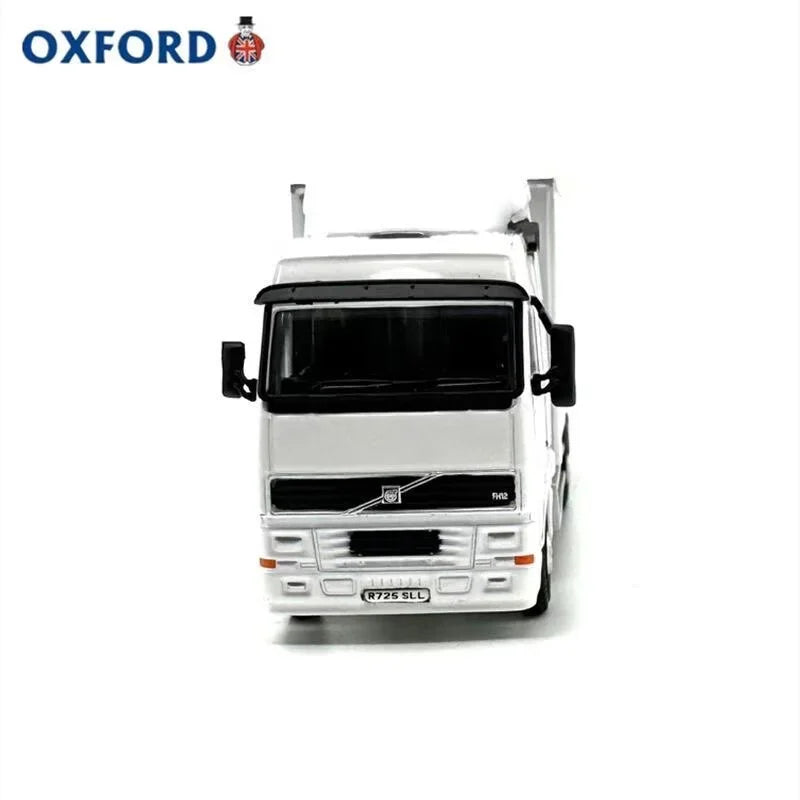 1:76 VOLVO FH Box Type Truck Model