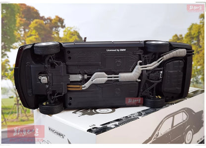 1:18 BMW 7 Series E32 730i 1986