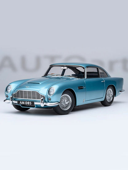 1:18 ASTON MARTIN DB5 (CARIBBEAN PEARL/BLUE)