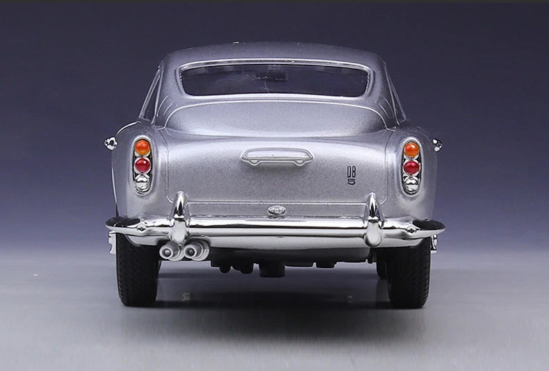 1:24 Aston Martin DB5