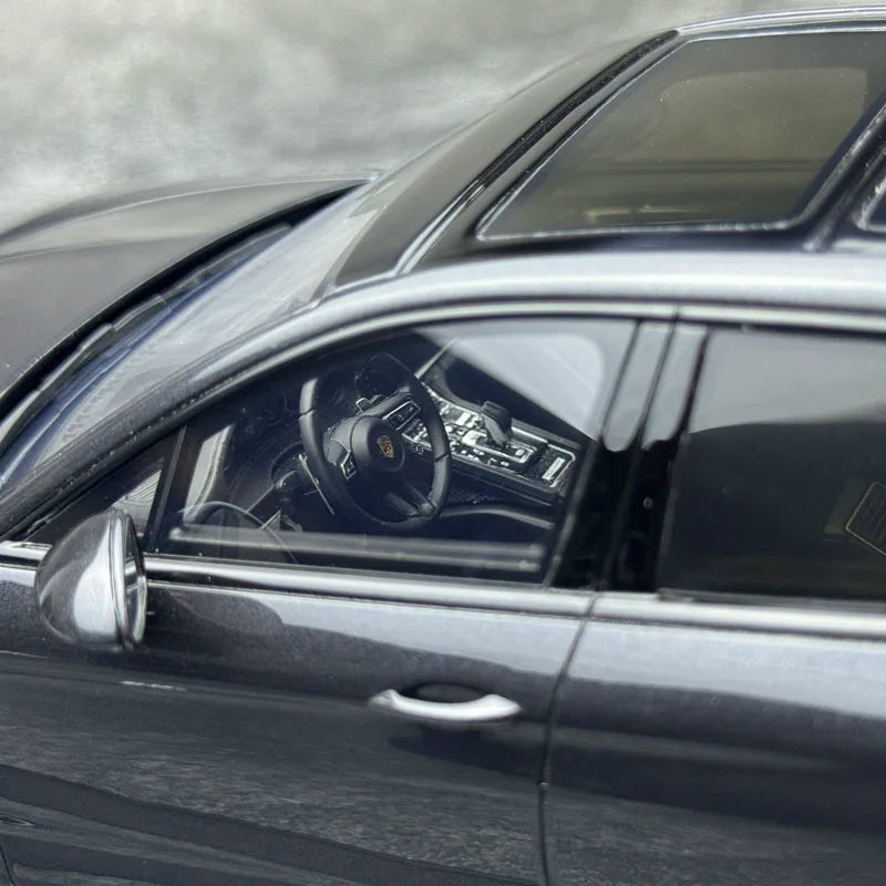 1:18 Porsche Panamera Turbo S 2021