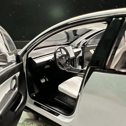 1:18 Tesla Model Y