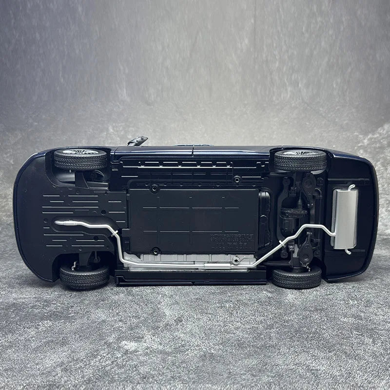 1:18 BYD DENZA D9 MPV Passat