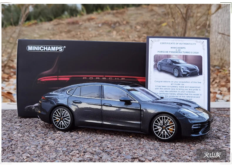1:18 Porsche Panamera