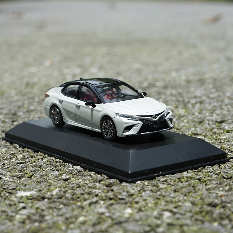 1:43 Toyota 8th CAMRY