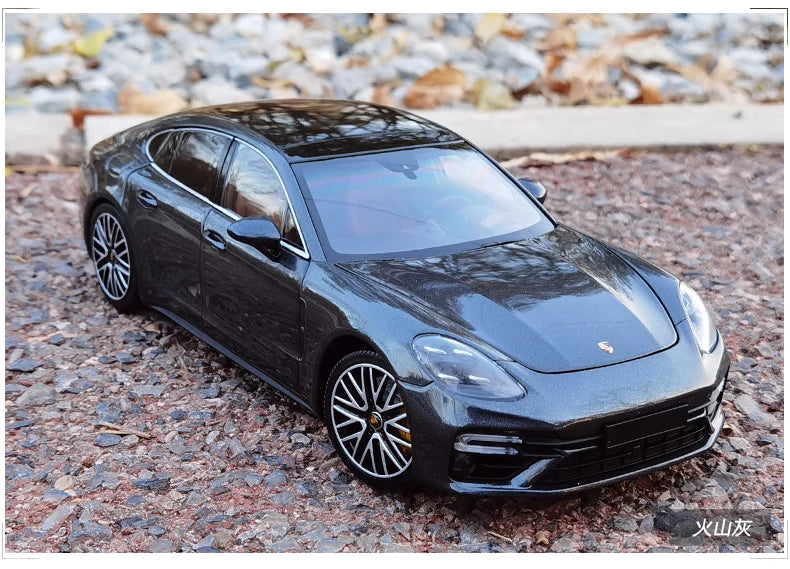 1:18 Porsche Panamera