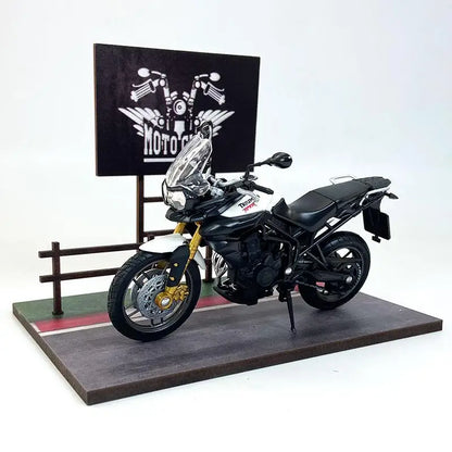 1:18 Triumph Tiger 800