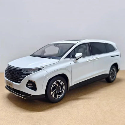 1:18 Hyundai Custo MPV