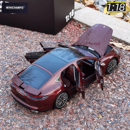 1:18 Porsche Panamera