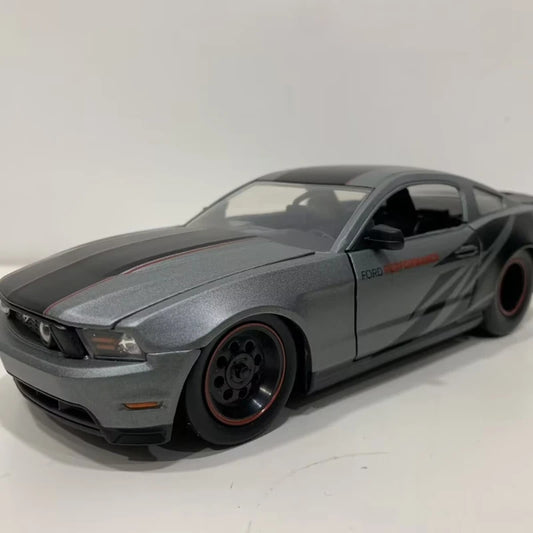 1:24 2010 Ford Mustang GT