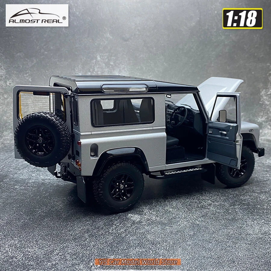 Land Rover Defender 90 "2,000,000" édition 2015 à l'échelle 1:18