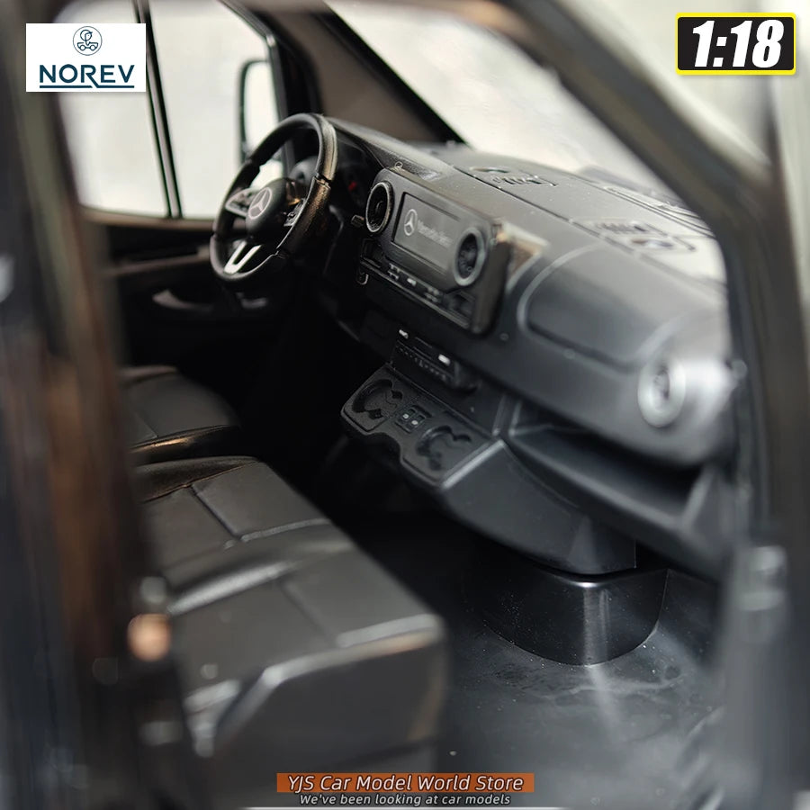 1:18 Mercedes-Benz Sprinter 2018