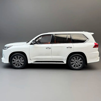 1:18 Lexus LX570