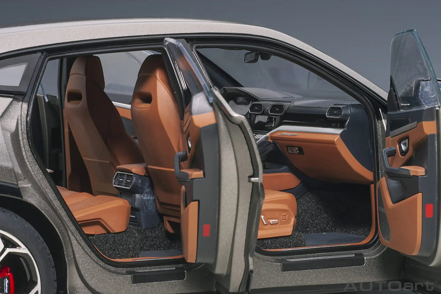 1:18 LAMBORGHINI URUS