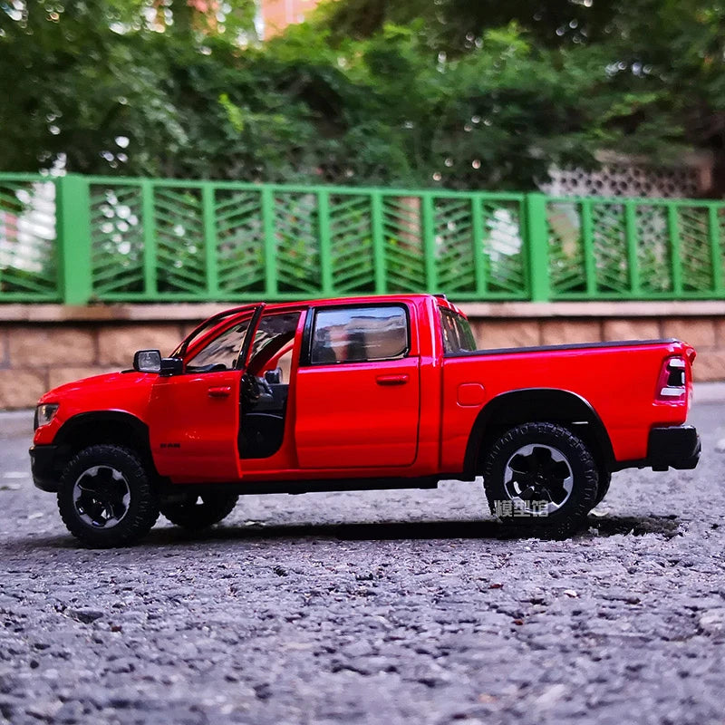 1:24 Dodge RAM 1500 Rebel