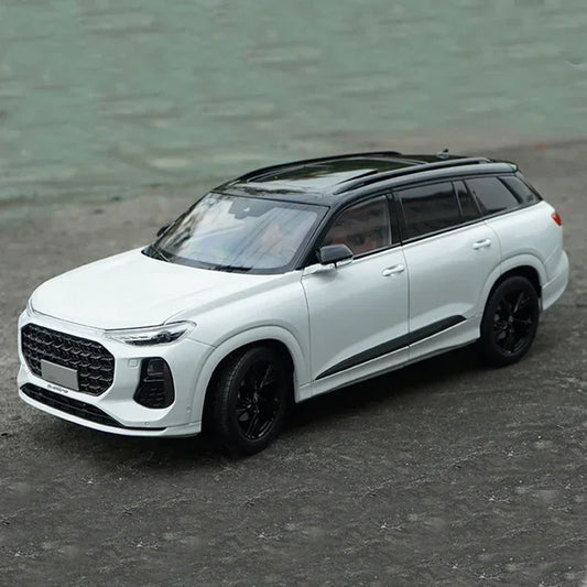 1:18 Audi Q6 2022 Light Edition