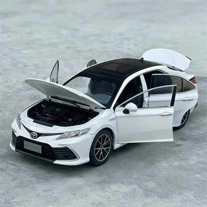 1:18 Toyota Camry 2023