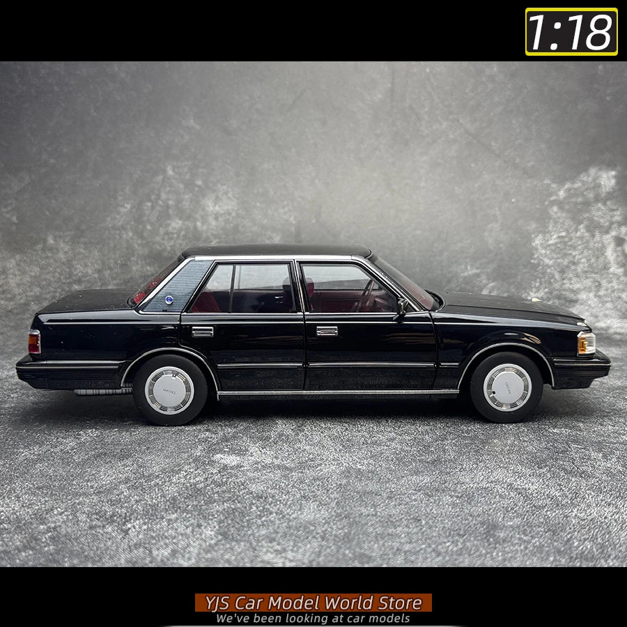 1:18 Toyota Crown MS122