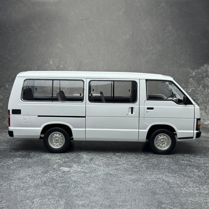 1:18 Toyota HIACE  YH50