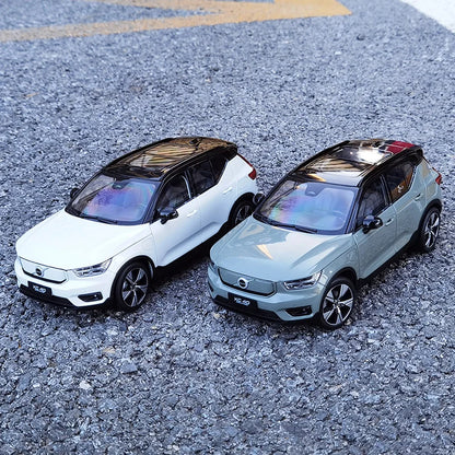 1:18 Volvo XC40 2022