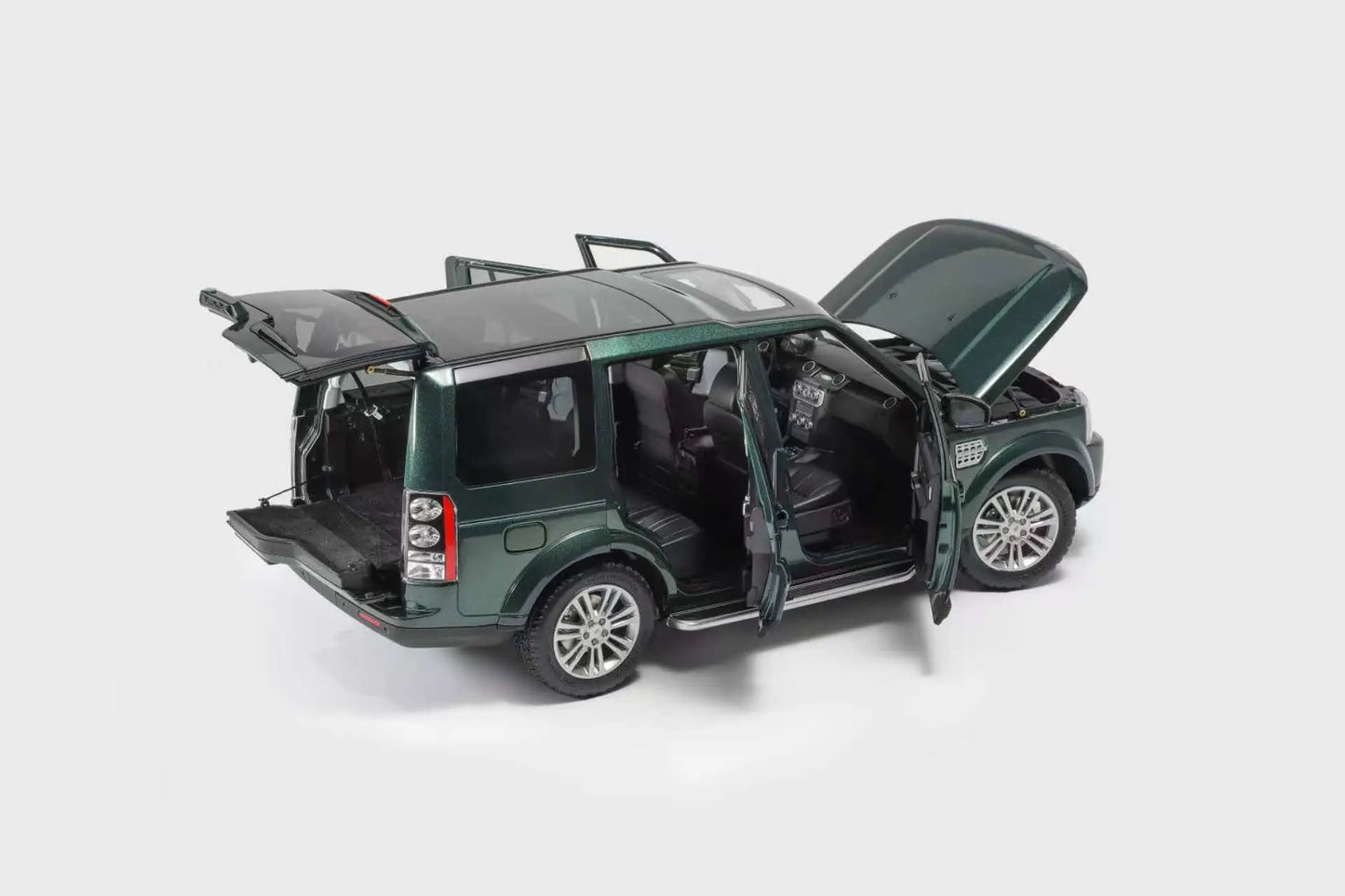 1:18 2014 Land Rover Discovery 4