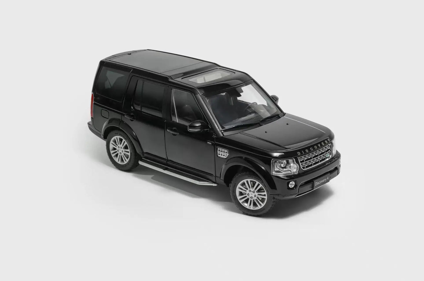 1:18 2014 Land Rover Discovery 4