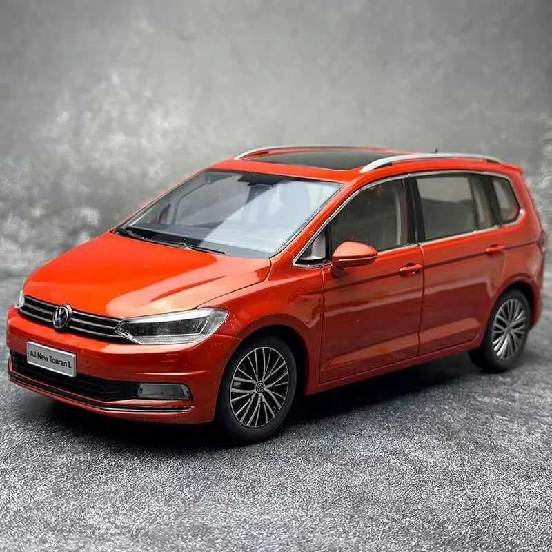1:18 Volkswagen Touran L MPV