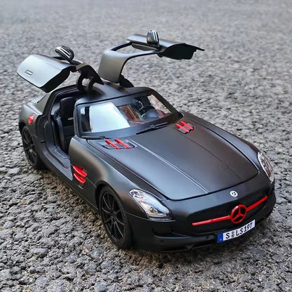 1:18 Mercedes Benz SLS AMG
