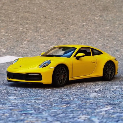 1:24 Porsche 911 Carrera 4S