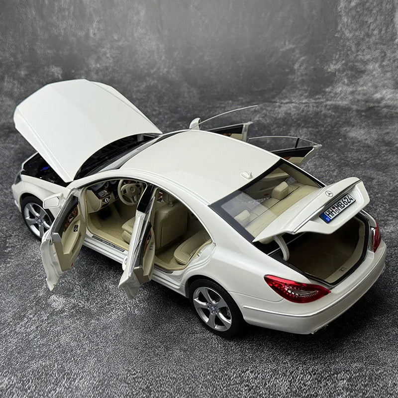 1:18 Mercedes Benz CLS CLASS COUPE 2011