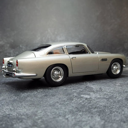 1:18 Aston Martin DB5