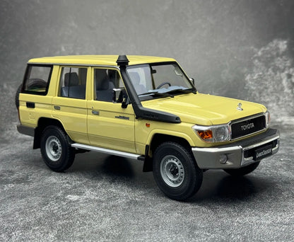 1:18 Land Cruiser 76 2017