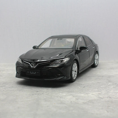 1:18 Toyota Camry 8th Generation