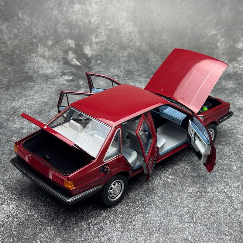 1:18 Volkswagen1983 Santana B2