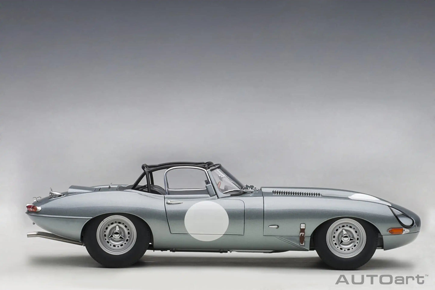 1:18 Jaguar Lightweight E-Type
