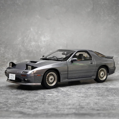1:18 Mazda Savanna RX-7