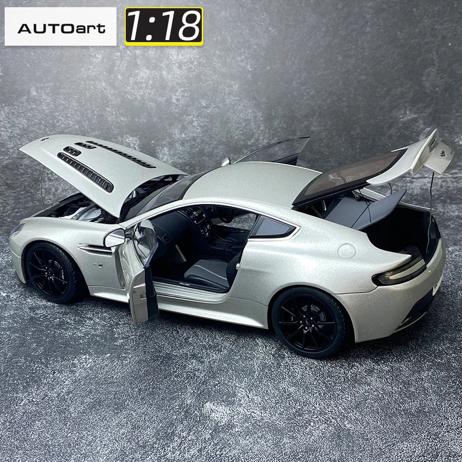 1:18 Aston Martin V12 Vantage S 2015-2018