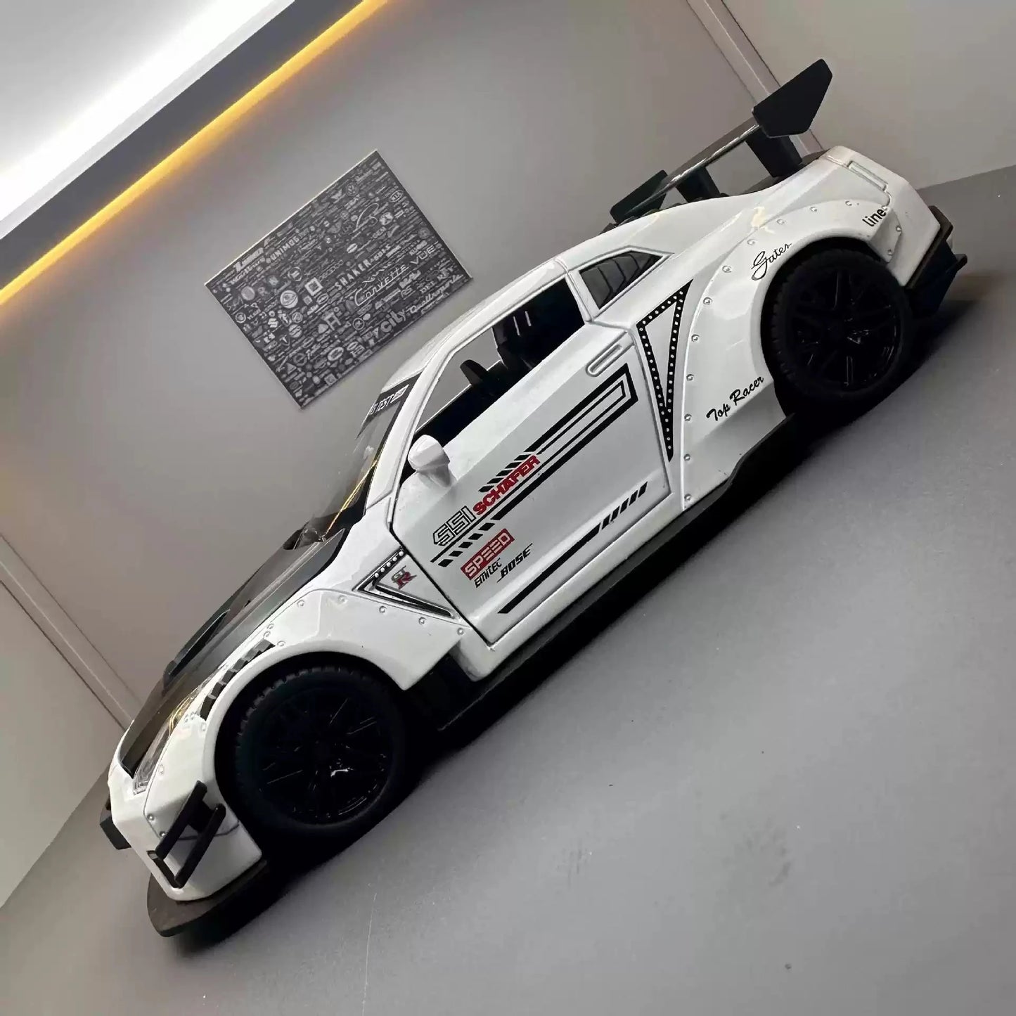 1:24 Nissan GTR