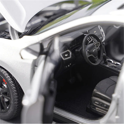 1:18 Chevrolet Equinox Redline