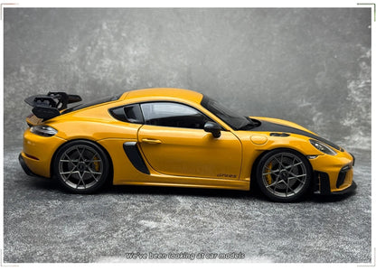 1/18 Porsche 718 Cayman GT4 RS Weissach Pack 2023